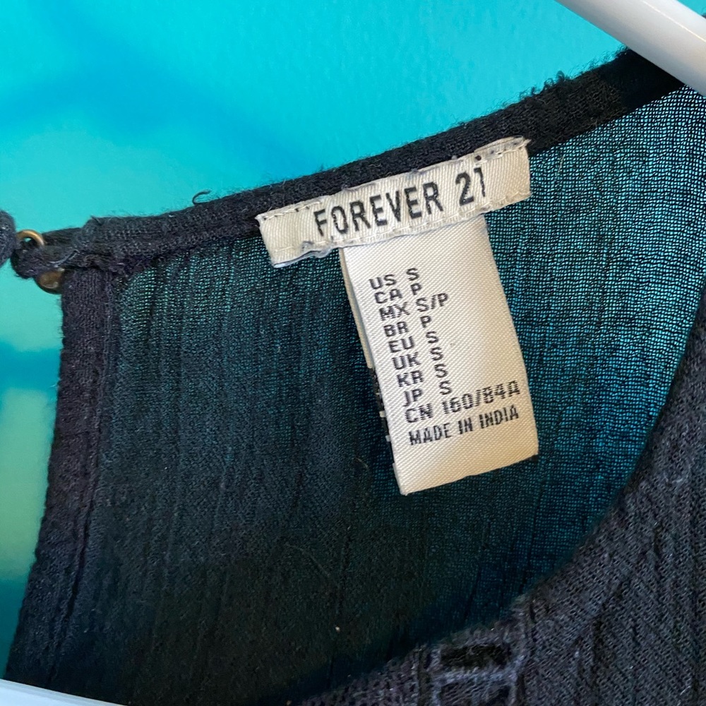 Forever 21 tee - Picture 2 of 3